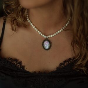 Colier regal ,, Fleur Fragile”
